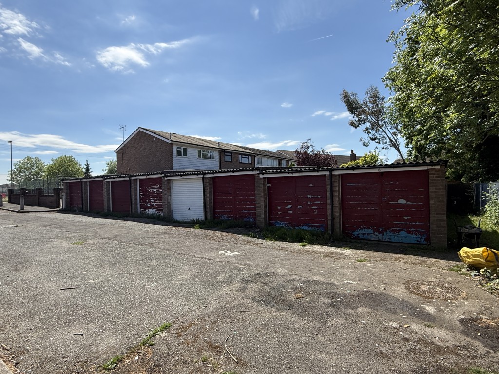 Lot: 17 - COMPOUND OF EIGHT GARAGES - Compound of eight garages